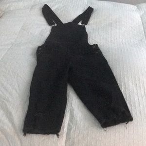 Trendy overalls!! New with tags never worn, size small